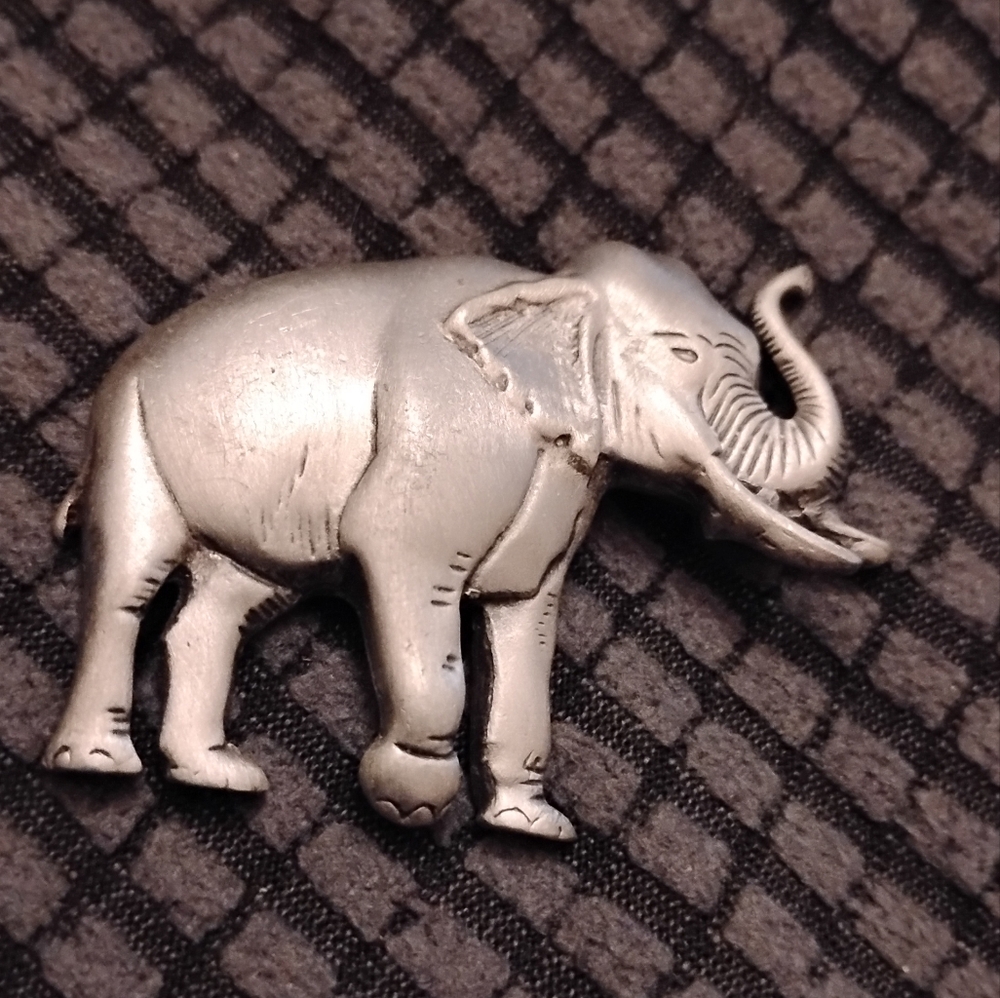Silver Tone Elephant Figurine Brooch Pin